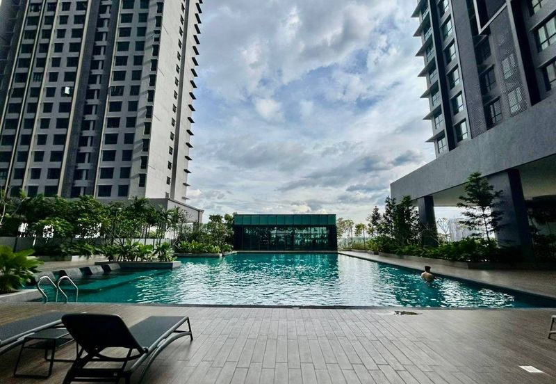 BEAUTIFUL BRAND NEW UNIT! Fully Furnished! Meta City Residence at Seri Kembangan Near MRT for Rent!