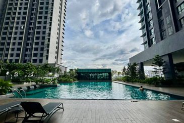 BEAUTIFUL BRAND NEW UNIT! Fully Furnished! Meta City Residence at Seri Kembangan Near MRT for Rent!
