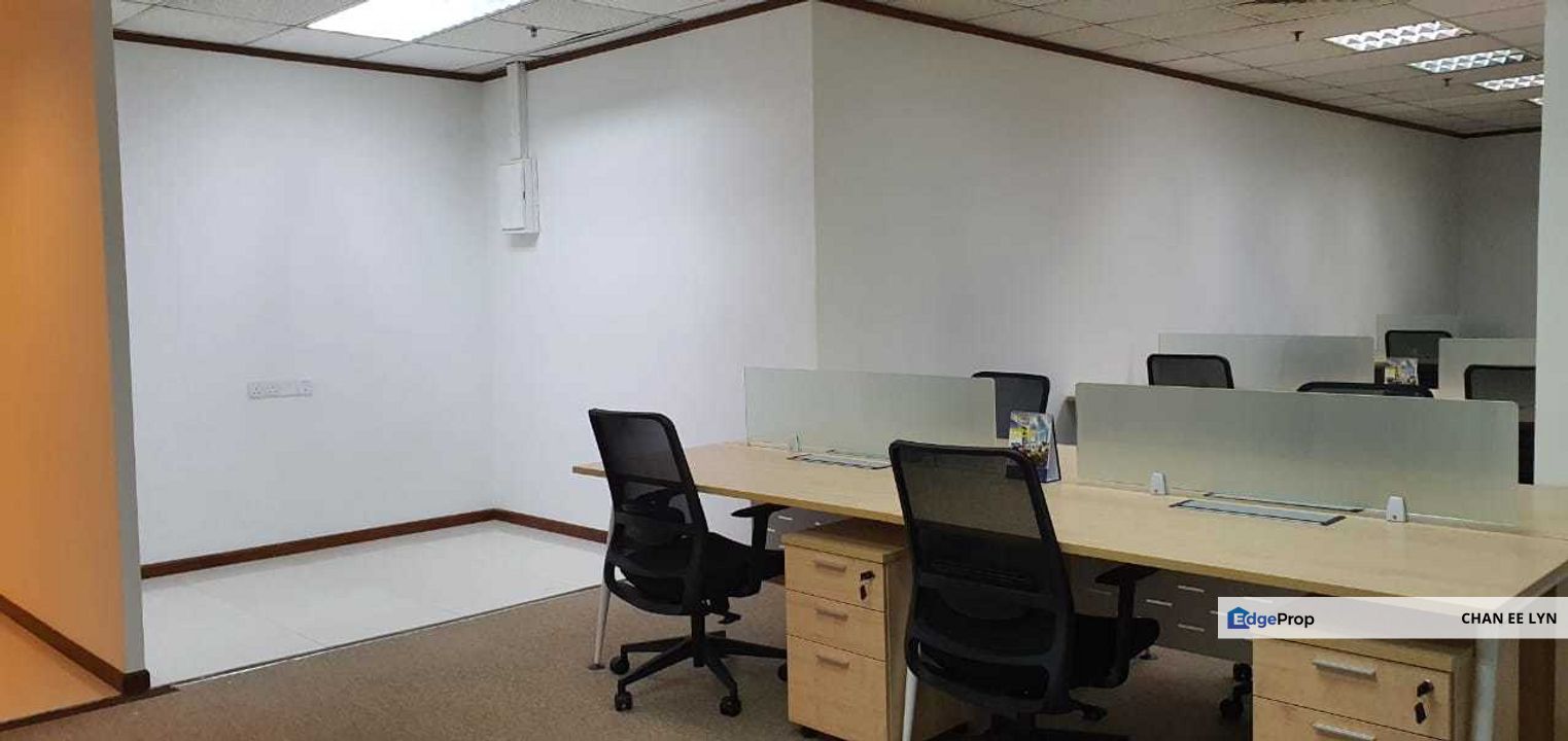 Wisma UOA - Tastefully and Newly Furnished - Near LRT - Come See To Appreciate!, Kuala Lumpur, KL City