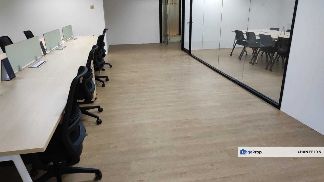 Wisma UOA - Tastefully and Newly Furnished - Near LRT - Come See To Appreciate!, Kuala Lumpur, KL City