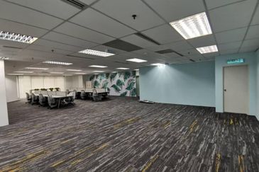 Damansara Uptown - Newly Fitted & Short walk to Mall