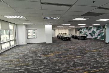 Damansara Uptown - Newly Fitted & Short walk to Mall