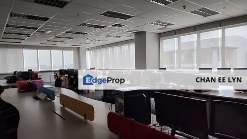 KYM Tower - Nicely Fitted unit w/Many workstations, Strategic Location, Selangor, Mutiara Damansara