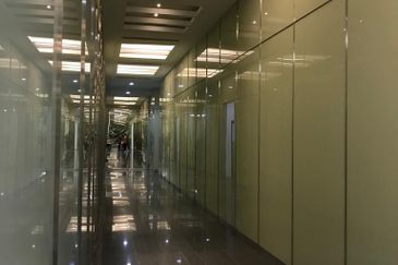 Soho Suites KLCC - Small, Minimalist Fitted Office w/ Great Rental