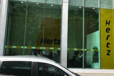 Soho Suites KLCC - Small, Minimalist Fitted Office w/ Great Rental