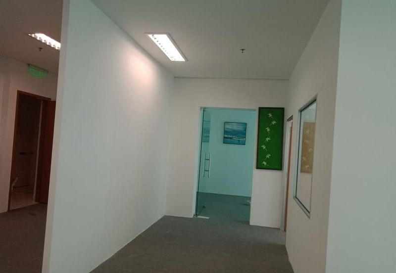 Soho Suites KLCC - Small, Minimalist Fitted Office w/ Great Rental
