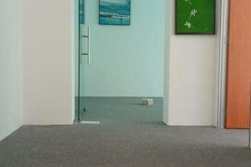 Soho Suites KLCC - Small, Minimalist Fitted Office w/ Great Rental