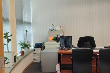 Technology Park Malaysia (TPM Bukit Jalil) - Nice Fitted Office w/ Great Rent, Excellent Infra, Lush Green