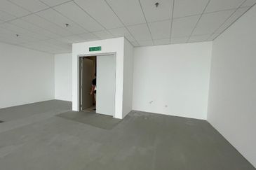 Menara EcoWorld (The Stride Strata Office @ BBCC)