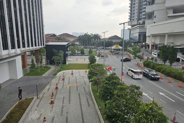 Tropika Bukit Jalil-Lovely Spacious Retail Podium 