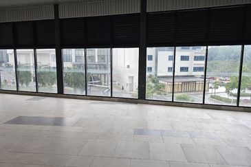 Tropika Bukit Jalil-Lovely Spacious Retail Podium 