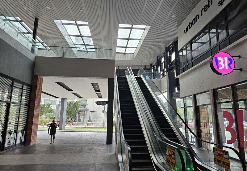 Tropika Bukit Jalil-Lovely Spacious Retail Podium 