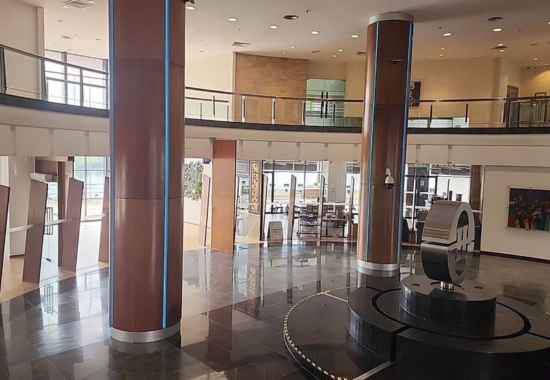 Sapura Mines-Minimalist Lovely Bare Fitted Office 