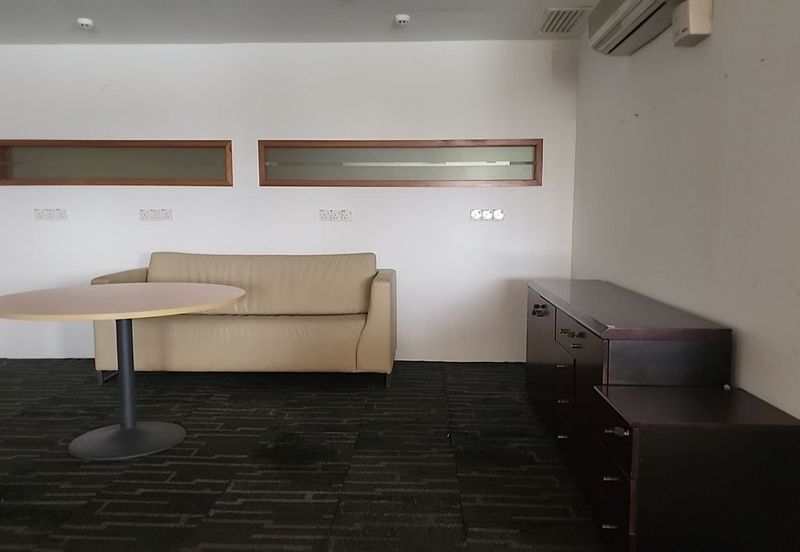 Sapura Mines-Lovely Modernly Fitted Bright Office