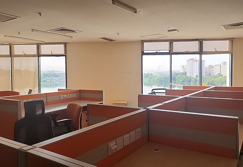 Sapura Mines-Lovely Modernly Fitted Bright Office