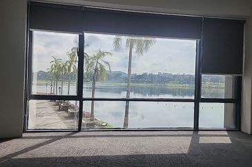 Sapura Mines-Minimalist Partially Fitted Office with Lake View 