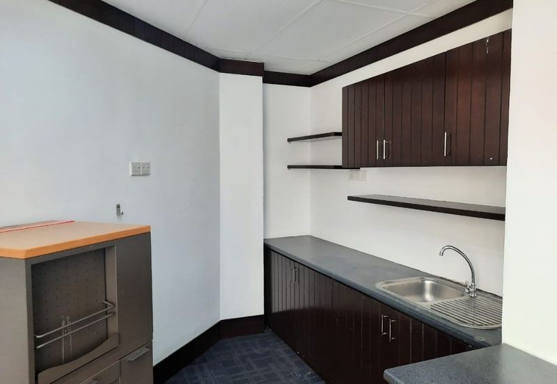 Menara Amcorp-Exquisitely Modern Fully Fitted Office for Sale