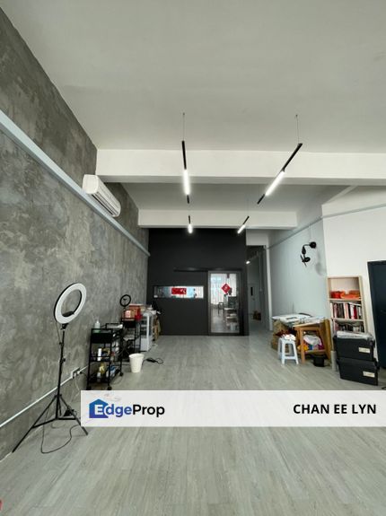 Taipan Business Centre-Lovely Minimalist Partially Fitted off for Rent, Selangor, Subang Jaya