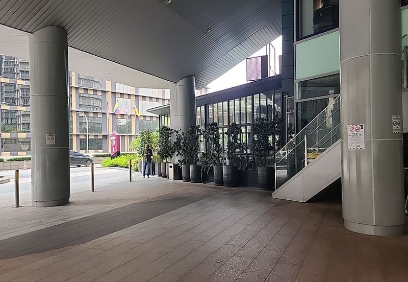 DC Mall - Spacious Retail Space for Rent 