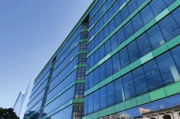 Life Plaza - Perfect for Car/Furniture Showroom, Galery, School and Medical Centre 