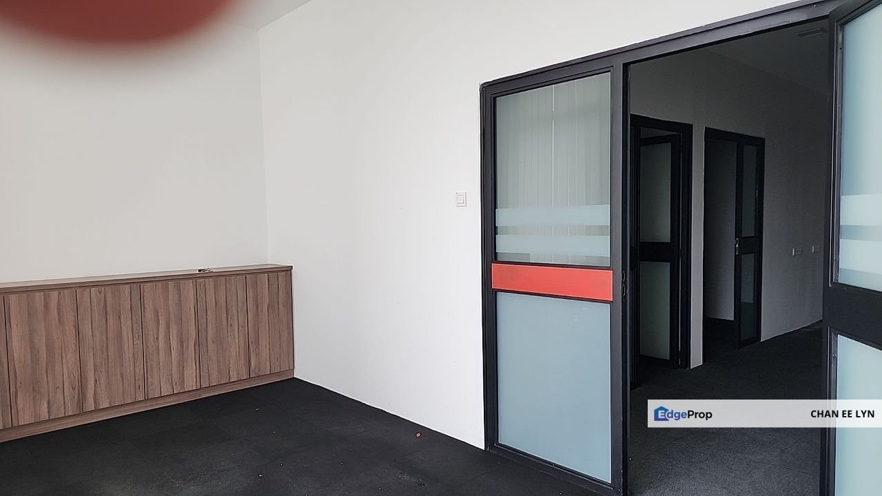 UOA Bangsar - Simple Partially Fitted Office w/Superb Rent & Great View , Kuala Lumpur, Bangsar