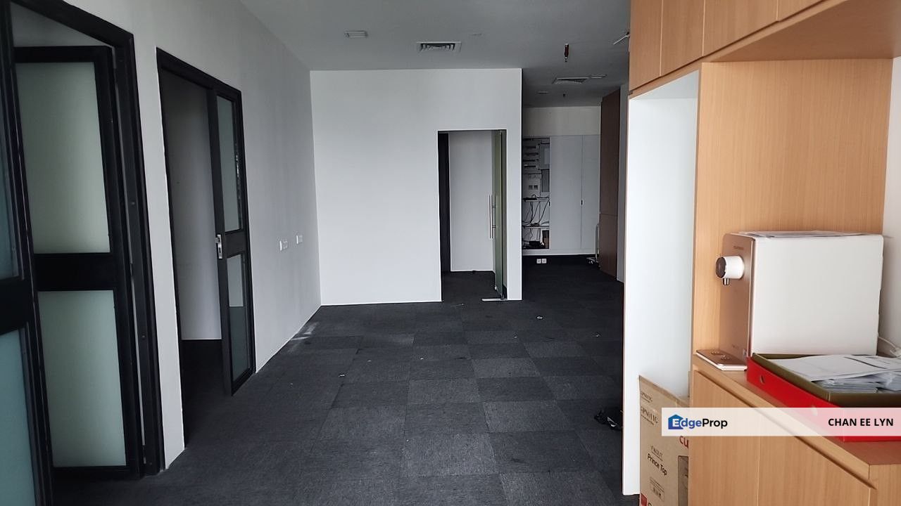 UOA Bangsar - Simple Partially Fitted Office w/Superb Rent & Great View , Kuala Lumpur, Bangsar