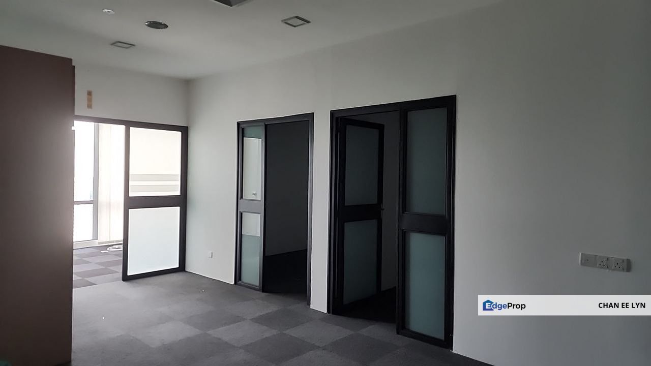 UOA Bangsar - Simple Partially Fitted Office w/Superb Rent & Great View , Kuala Lumpur, Bangsar