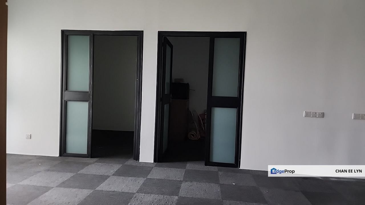 UOA Bangsar - Simple Partially Fitted Office w/Superb Rent & Great View , Kuala Lumpur, Bangsar