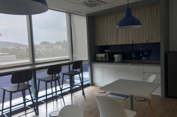 The Bousteador, Mutiara Damansara