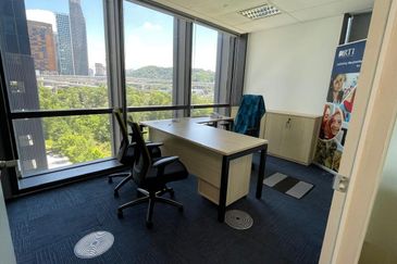 The Bousteador, Mutiara Damansara