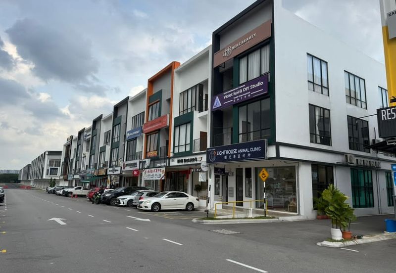 Crest @ Austin Emerald 2