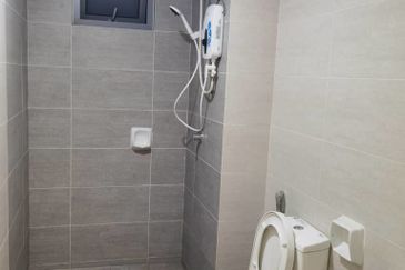 Adria Residence @ Gravit8