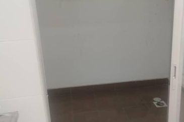 Azaria Apartment @ Bandar Paklands