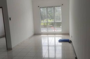 Azaria Apartment @ Bandar Paklands