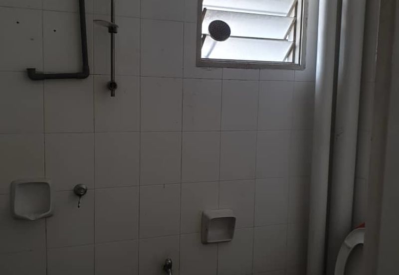 Pangsapuri Akasia, Bandar Botanic