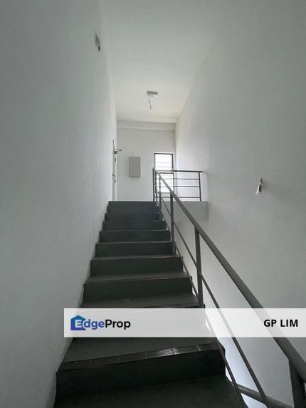 Gateway bukit raja 1.5sty semi-d factory, Selangor, Klang
