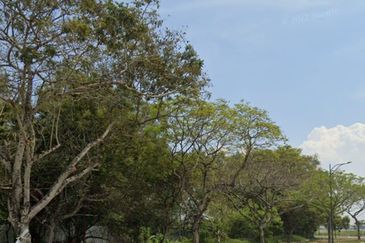 West Port, Pulau Indah