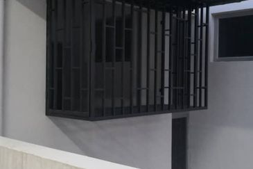 Azaria Apartment @ Bandar Paklands