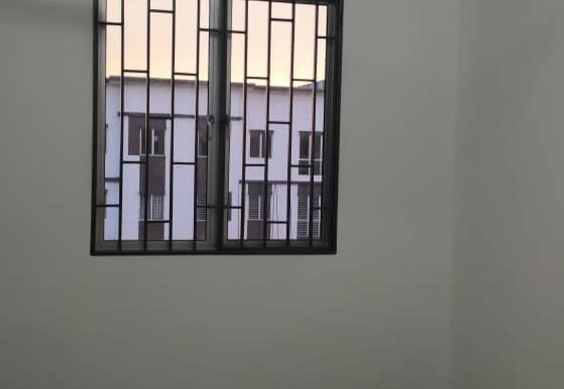 Azaria Apartment @ Bandar Paklands