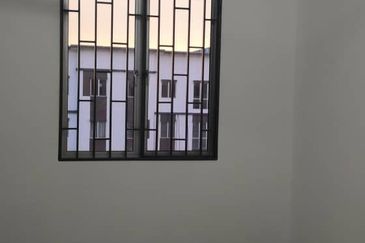 Azaria Apartment @ Bandar Paklands