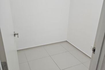 Gravit8 @ Klang South