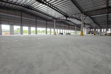 West Port, Pulau Indah