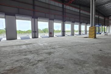 West Port, Pulau Indah