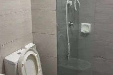 Gravit8 @ Klang South