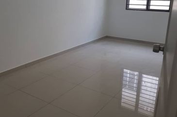 Bandar botanic aramaya 3sty house for sale or rent