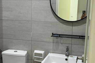 Gravit8 @ Klang South