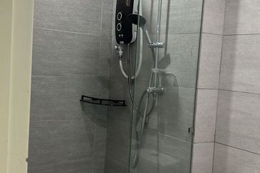 Gravit8 @ Klang South