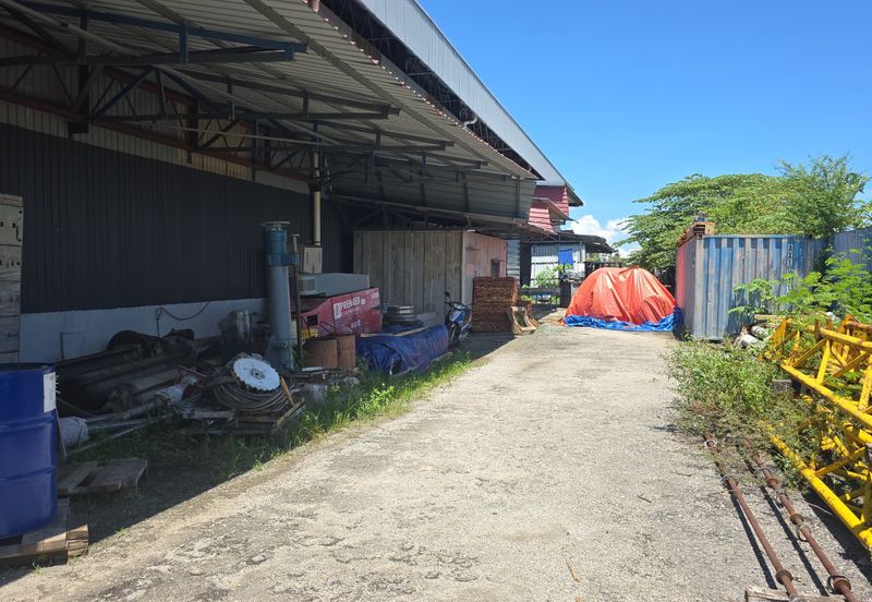 West Port, Pulau Indah