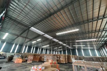 West Port, Pulau Indah