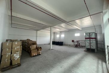 West Port, Pulau Indah